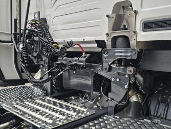 S660 V8 6x2/4 / 2 x PTO / PARKING COOLER / FULL AIR